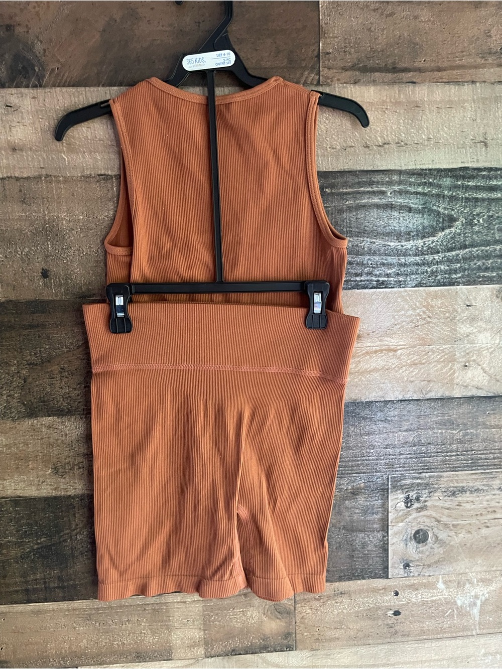 Aura Rust Ribbed Tank Top - Picture 2 of 3
